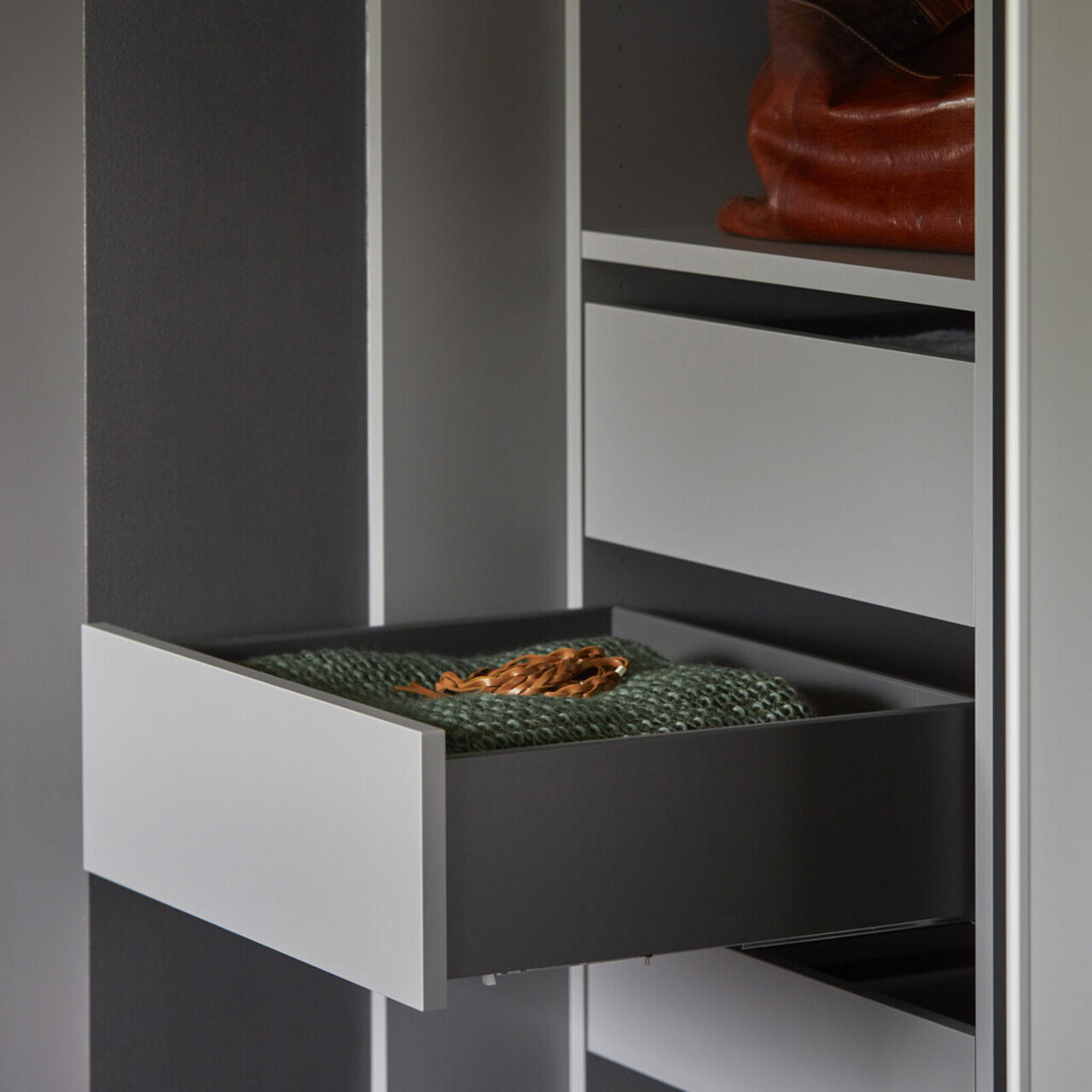 Garderobslåda fullutdrag