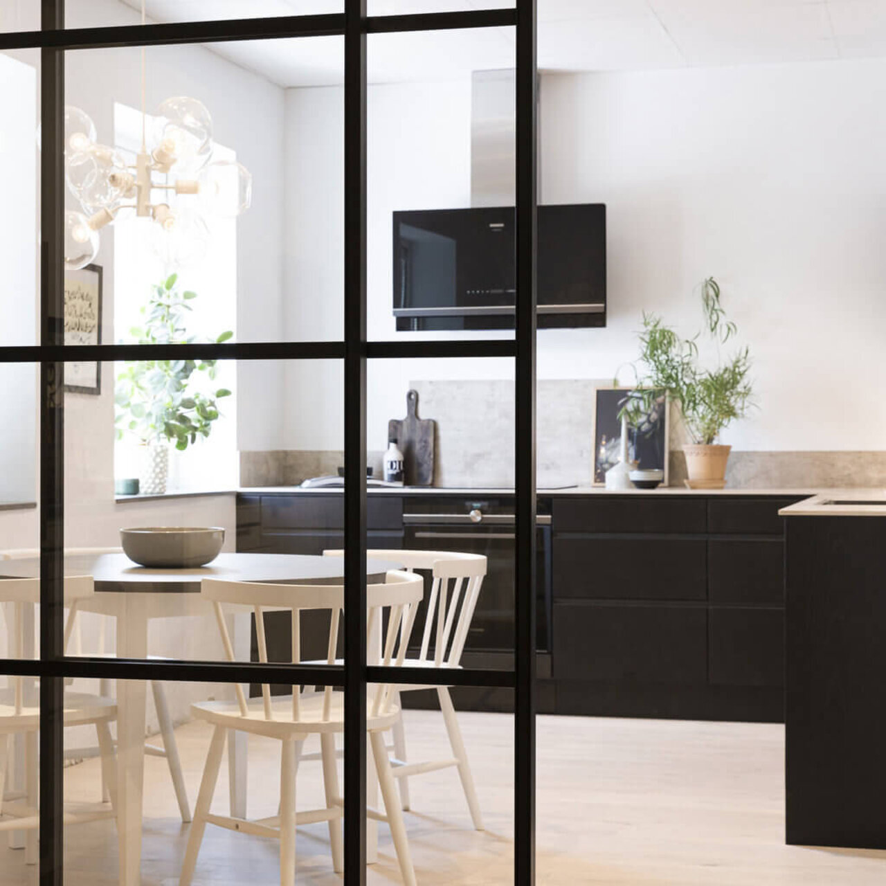 Skjutdörr Frontrow svart - rumsavdelare