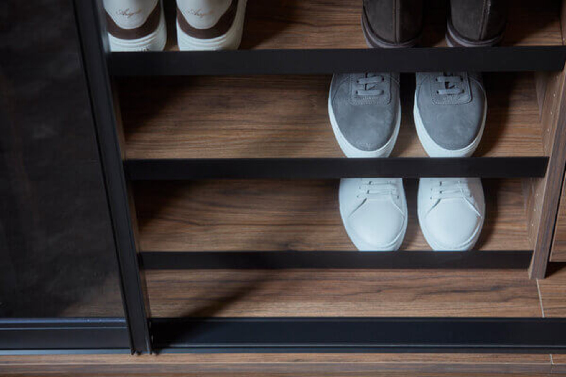 Garderobsinredning skohylla