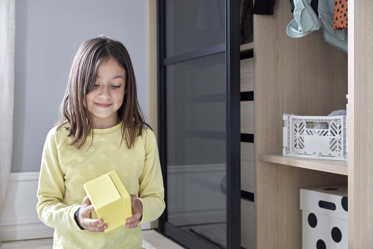 Skjutdörr med grått glas