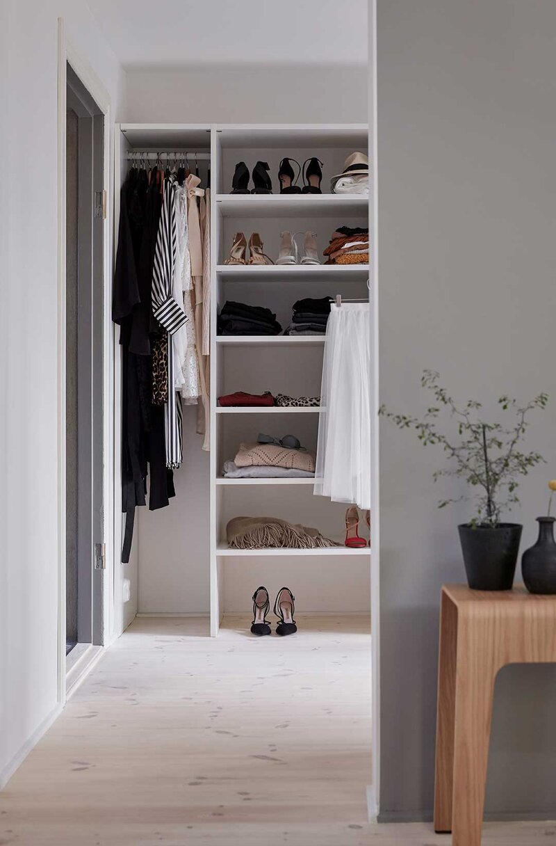 Garderobsinredning vit