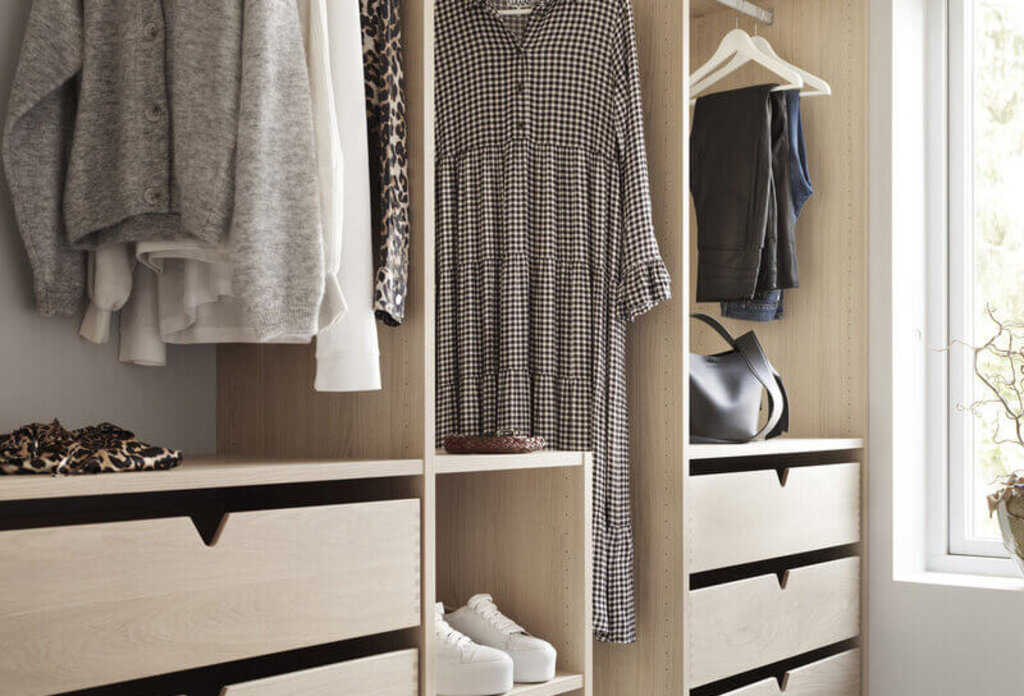 Garderob walk in-closet ek