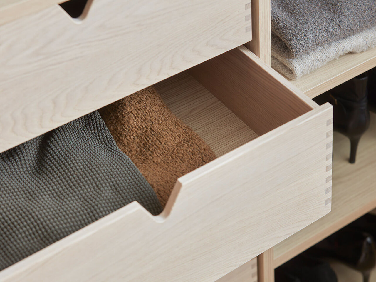 Garderobsinredning i trä