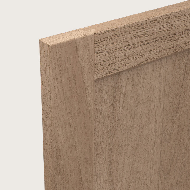 Kökslucka i massivt trä