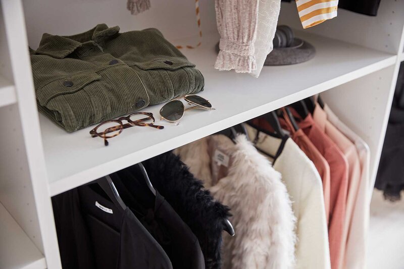 Garderobsinredning vit