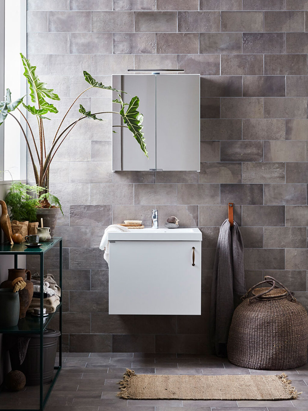 Monteringsanvisning spegelskåp och belysningsarm